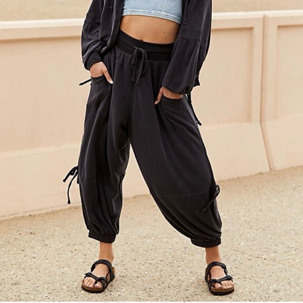 FP Movement Goldie Yoga Flow Drawstring Waistband Sweatpants in Brushed Black XS - Picture 2 of 10